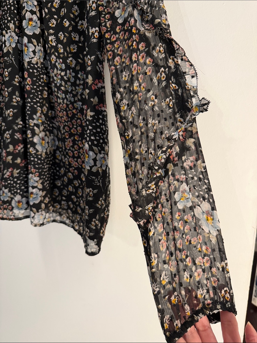 LOFT NWT Floral Ruffle Neck Long-Sleeve Blouse - Black MEDIUM - Picture 2 of 4